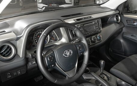 Toyota RAV4, 2015 год, 1 801 300 рублей, 5 фотография