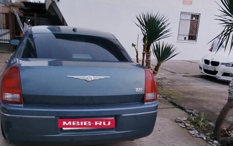 Chrysler 300C II, 2005 год, 550 000 рублей, 3 фотография