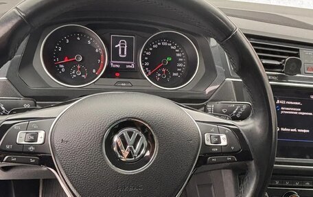 Volkswagen Tiguan II, 2019 год, 2 300 000 рублей, 4 фотография