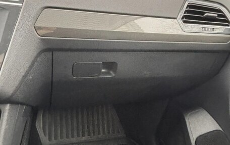 Volkswagen Tiguan II, 2019 год, 2 300 000 рублей, 5 фотография