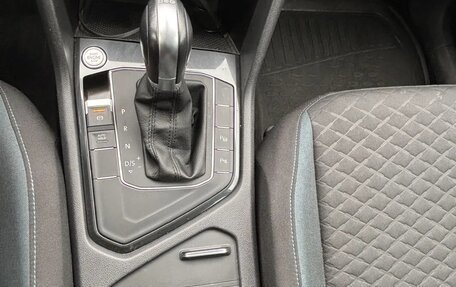 Volkswagen Tiguan II, 2019 год, 2 300 000 рублей, 9 фотография