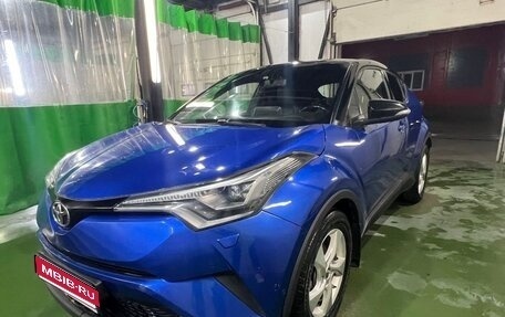 Toyota C-HR I рестайлинг, 2018 год, 2 300 000 рублей, 1 фотография