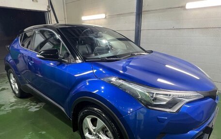 Toyota C-HR I рестайлинг, 2018 год, 2 300 000 рублей, 6 фотография