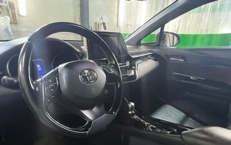 Toyota C-HR I рестайлинг, 2018 год, 2 300 000 рублей, 2 фотография