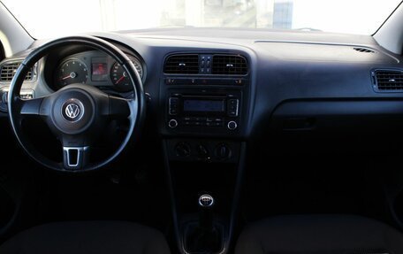 Volkswagen Polo VI (EU Market), 2011 год, 670 000 рублей, 14 фотография