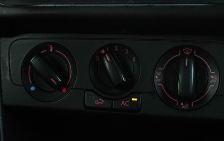 Volkswagen Polo VI (EU Market), 2011 год, 670 000 рублей, 17 фотография