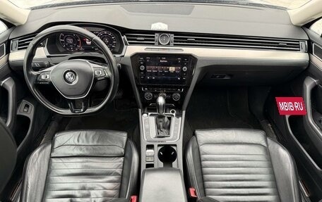 Volkswagen Passat B8 рестайлинг, 2018 год, 1 991 000 рублей, 13 фотография