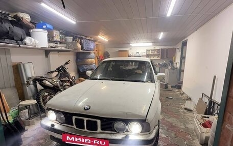 BMW 5 серия, 1989 год, 200 000 рублей, 12 фотография