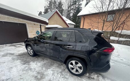 Toyota RAV4, 2020 год, 3 550 000 рублей, 9 фотография