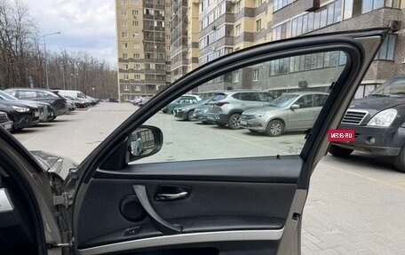 BMW 3 серия, 2011 год, 720 000 рублей, 18 фотография