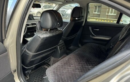 BMW 3 серия, 2011 год, 720 000 рублей, 24 фотография