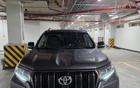 Toyota Land Cruiser Prado 150 рестайлинг 2, 2021 год, 7 800 000 рублей, 3 фотография