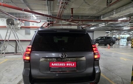 Toyota Land Cruiser Prado 150 рестайлинг 2, 2021 год, 7 800 000 рублей, 6 фотография