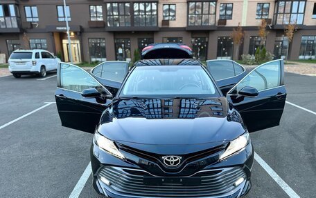 Toyota Camry, 2019 год, 2 700 000 рублей, 2 фотография