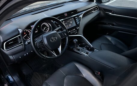 Toyota Camry, 2019 год, 2 700 000 рублей, 17 фотография