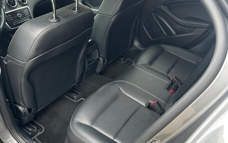 Mercedes-Benz GLA, 2019 год, 3 000 000 рублей, 18 фотография