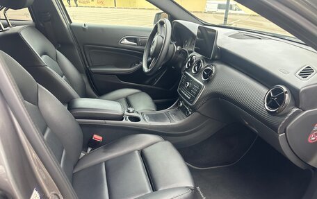 Mercedes-Benz GLA, 2019 год, 3 000 000 рублей, 16 фотография