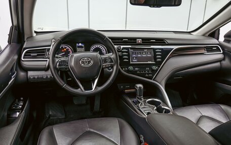 Toyota Camry, 2019 год, 2 449 000 рублей, 6 фотография