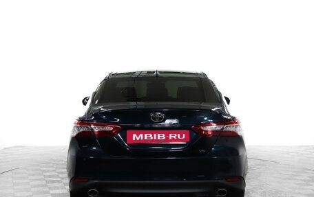 Toyota Camry, 2018 год, 3 299 000 рублей, 6 фотография