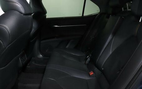 Toyota Camry, 2018 год, 3 299 000 рублей, 10 фотография