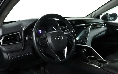 Toyota Camry, 2018 год, 3 299 000 рублей, 13 фотография