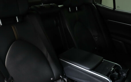 Toyota Camry, 2018 год, 3 299 000 рублей, 19 фотография