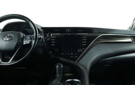 Toyota Camry, 2018 год, 3 299 000 рублей, 14 фотография