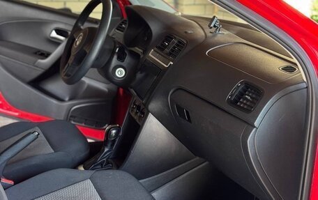 Volkswagen Polo VI (EU Market), 2012 год, 700 000 рублей, 18 фотография