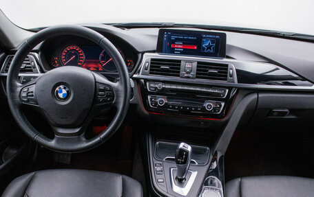 BMW 3 серия, 2018 год, 2 390 000 рублей, 13 фотография