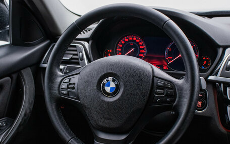 BMW 3 серия, 2018 год, 2 390 000 рублей, 15 фотография