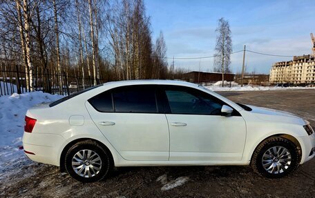 Skoda Octavia, 2018 год, 900 000 рублей, 4 фотография