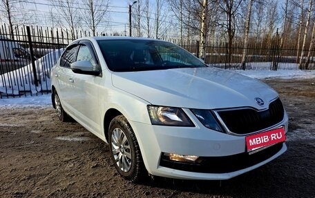 Skoda Octavia, 2018 год, 900 000 рублей, 3 фотография