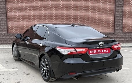 Toyota Camry, 2018 год, 2 380 000 рублей, 4 фотография
