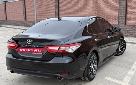 Toyota Camry, 2018 год, 2 380 000 рублей, 7 фотография
