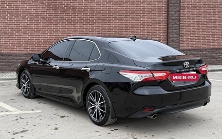Toyota Camry, 2018 год, 2 380 000 рублей, 8 фотография
