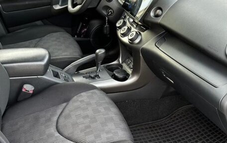 Toyota RAV4, 2011 год, 1 690 000 рублей, 2 фотография