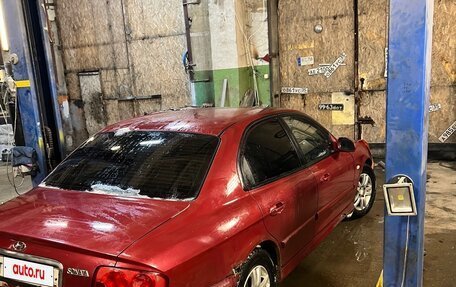 Hyundai Sonata IV рестайлинг, 2004 год, 150 000 рублей, 2 фотография