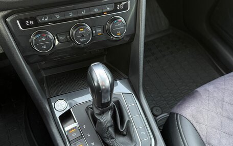 Volkswagen Tiguan II, 2020 год, 2 380 000 рублей, 7 фотография