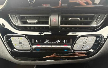 Toyota C-HR I рестайлинг, 2023 год, 1 639 099 рублей, 13 фотография