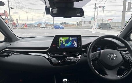 Toyota C-HR I рестайлинг, 2023 год, 1 639 099 рублей, 8 фотография