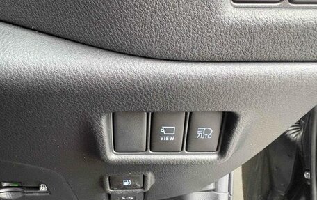 Toyota C-HR I рестайлинг, 2023 год, 1 639 099 рублей, 19 фотография