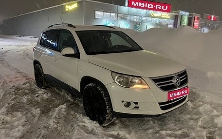 Volkswagen Tiguan I, 2009 год, 1 000 000 рублей, 1 фотография