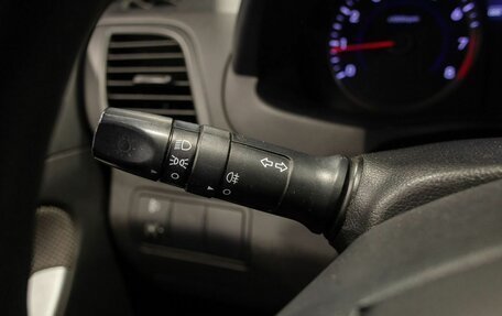 Hyundai Solaris II рестайлинг, 2011 год, 760 000 рублей, 23 фотография