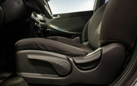 Hyundai Solaris II рестайлинг, 2011 год, 760 000 рублей, 32 фотография