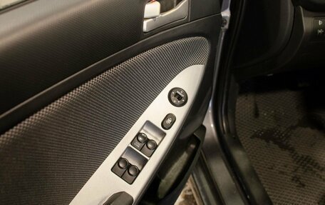 Hyundai Solaris II рестайлинг, 2011 год, 760 000 рублей, 33 фотография