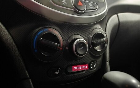 Hyundai Solaris II рестайлинг, 2011 год, 760 000 рублей, 28 фотография