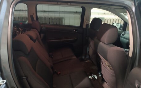 Toyota Wish II, 2003 год, 715 000 рублей, 4 фотография