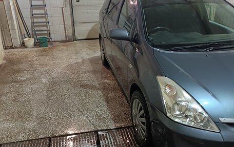 Toyota Wish II, 2003 год, 715 000 рублей, 14 фотография