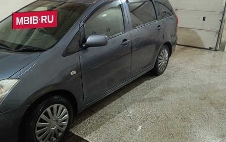 Toyota Wish II, 2003 год, 715 000 рублей, 6 фотография