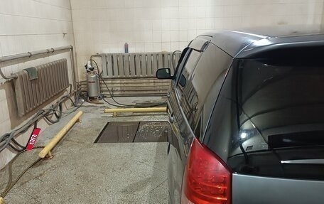 Toyota Wish II, 2003 год, 715 000 рублей, 9 фотография